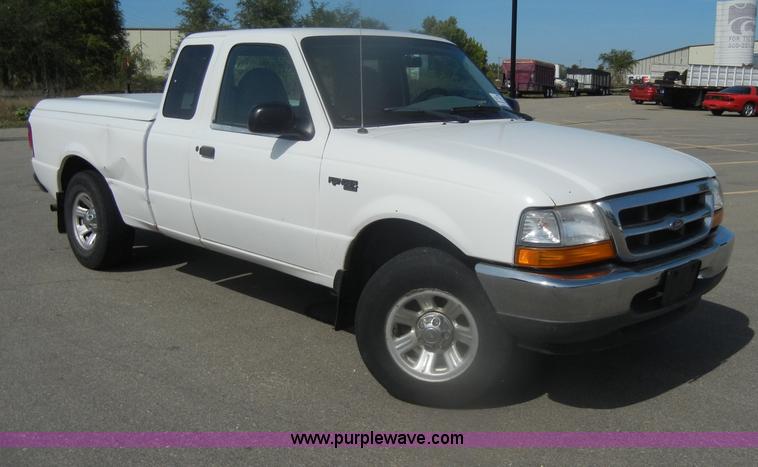 image for item D4942 2000 Ford Ranger XLT SuperCab pickup truck