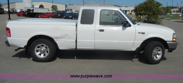 image for item D4942 2000 Ford Ranger XLT SuperCab pickup truck