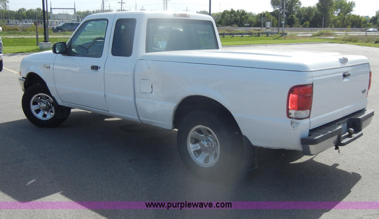 image for item D4942 2000 Ford Ranger XLT SuperCab pickup truck