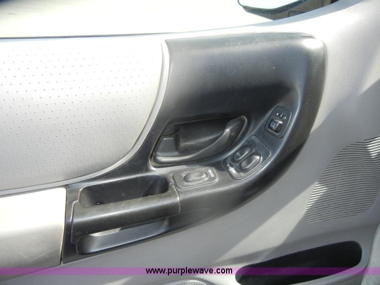 image for item D4942 2000 Ford Ranger XLT SuperCab pickup truck