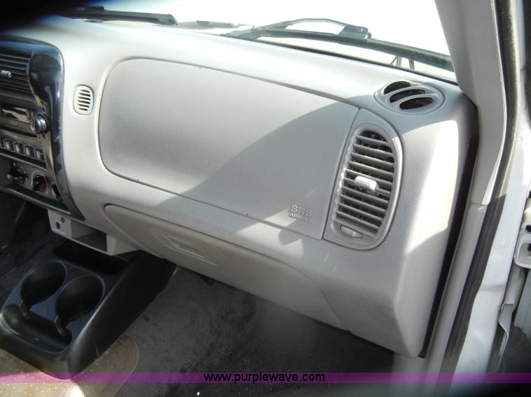 image for item D4942 2000 Ford Ranger XLT SuperCab pickup truck