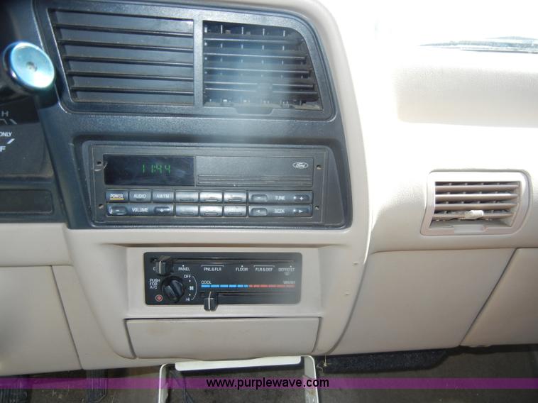 image for item D4952 1993 Ford Ranger XL SuperCab pickup truck
