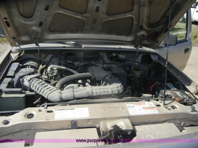 image for item D4952 1993 Ford Ranger XL SuperCab pickup truck