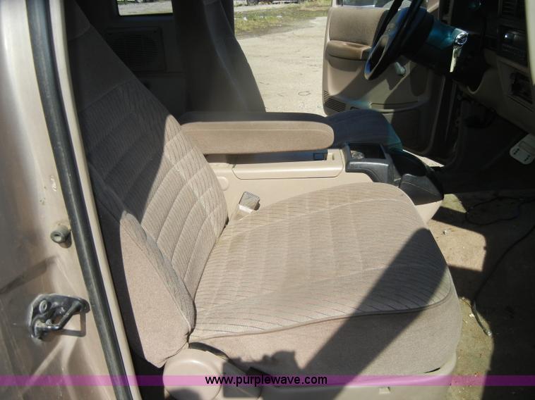 image for item D4952 1993 Ford Ranger XL SuperCab pickup truck