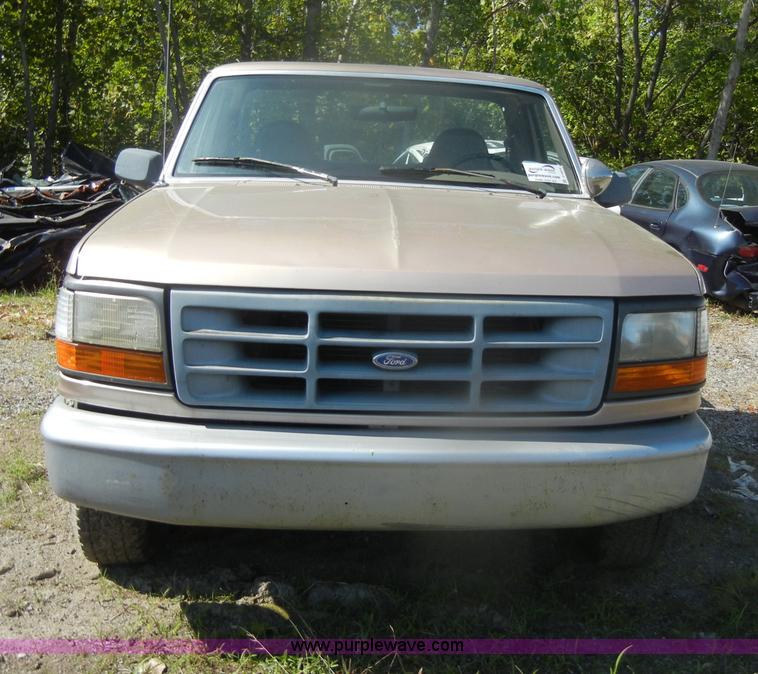image for item D4954 1996 Ford F150 pickup truck