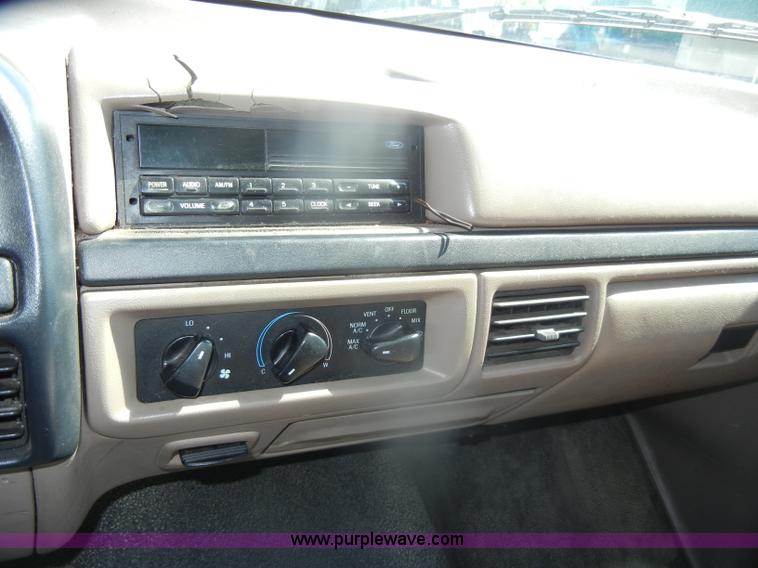 image for item D4954 1996 Ford F150 pickup truck