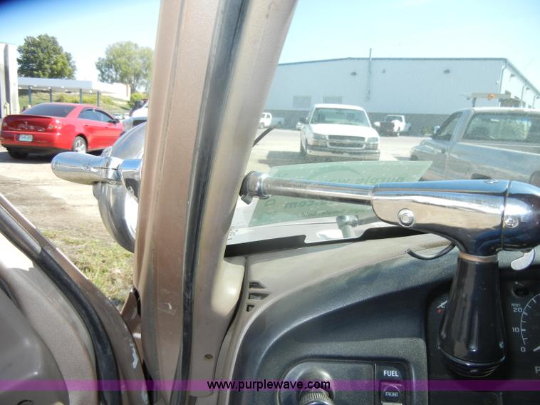 image for item D4954 1996 Ford F150 pickup truck