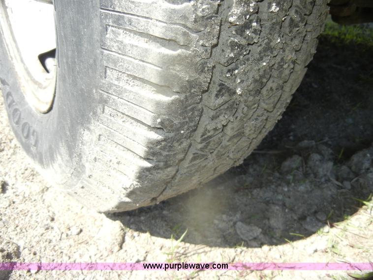 image for item D4954 1996 Ford F150 pickup truck