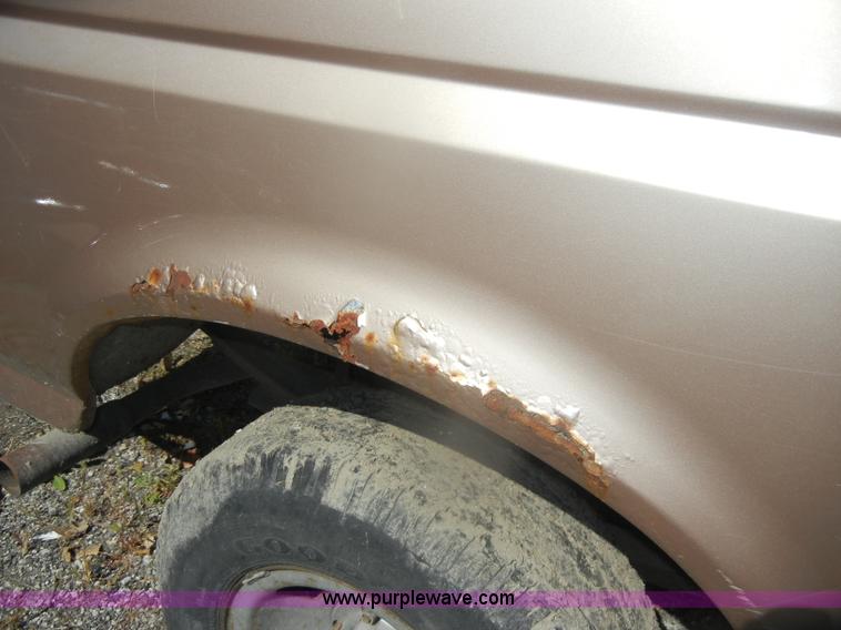 image for item D4954 1996 Ford F150 pickup truck