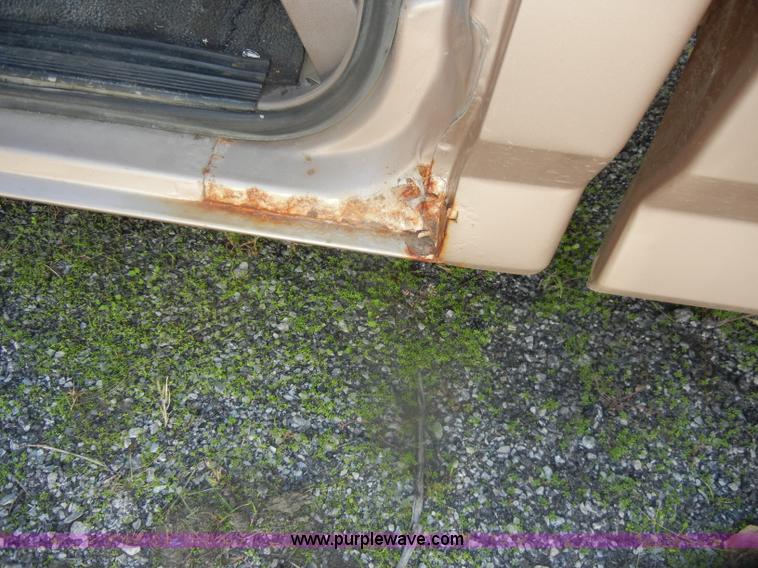 image for item D4954 1996 Ford F150 pickup truck