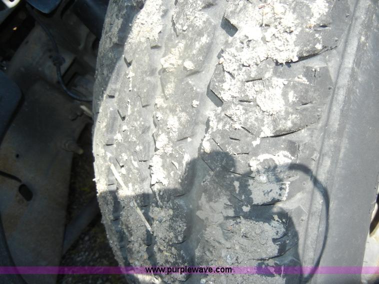 image for item D4955 2004 Chevrolet Silverado 1500 pickup truck