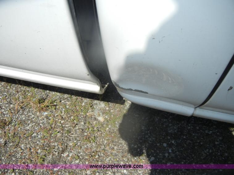 image for item D4955 2004 Chevrolet Silverado 1500 pickup truck