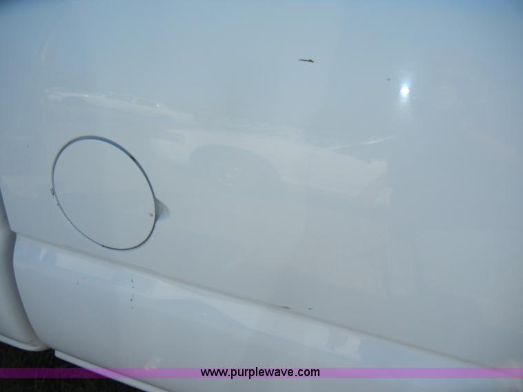 image for item D4955 2004 Chevrolet Silverado 1500 pickup truck