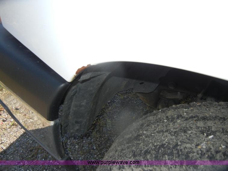 image for item D4955 2004 Chevrolet Silverado 1500 pickup truck