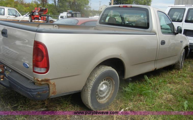 image for item D4958 1997 Ford F150 pickup truck