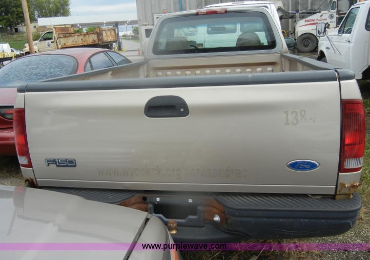 image for item D4958 1997 Ford F150 pickup truck