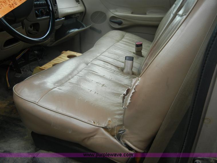 image for item D4958 1997 Ford F150 pickup truck