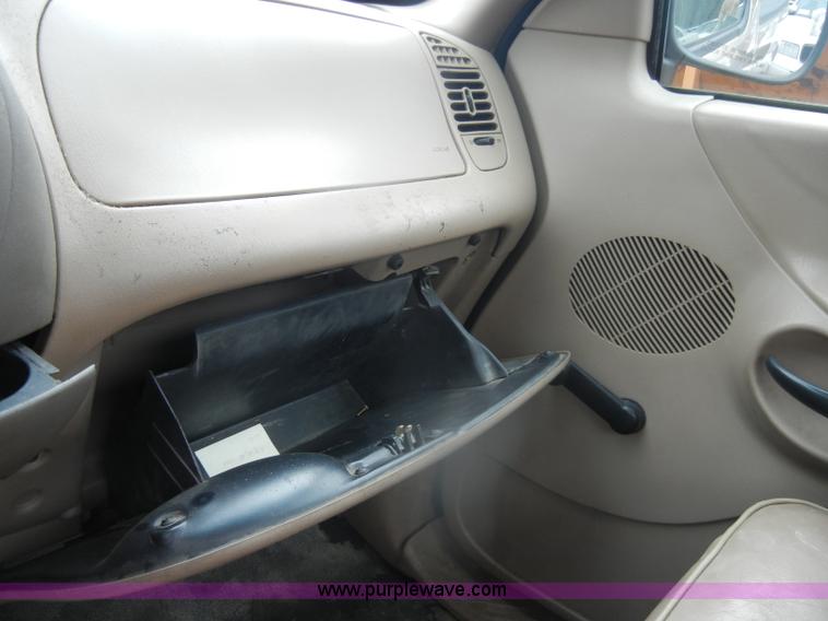 image for item D4958 1997 Ford F150 pickup truck