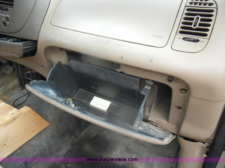 image for item D4958 1997 Ford F150 pickup truck