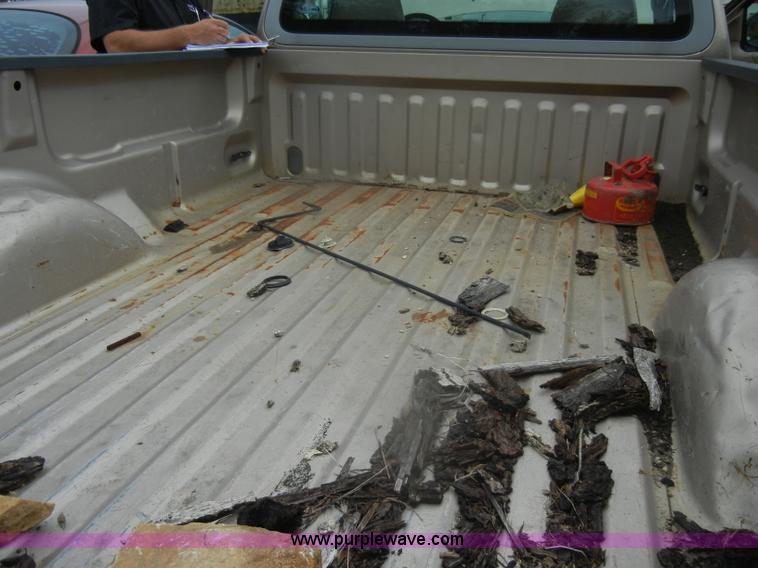 image for item D4958 1997 Ford F150 pickup truck