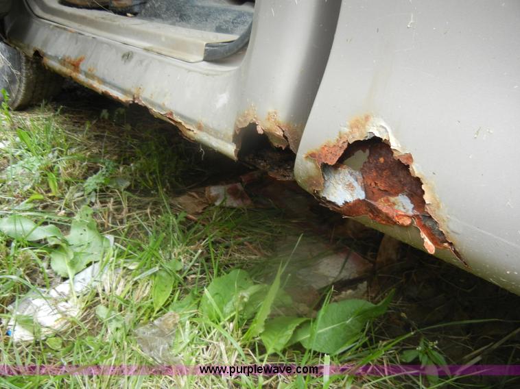 image for item D4958 1997 Ford F150 pickup truck