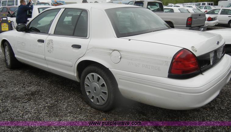 image for item D4962 2006 Ford Crown Victoria Police Interceptor
