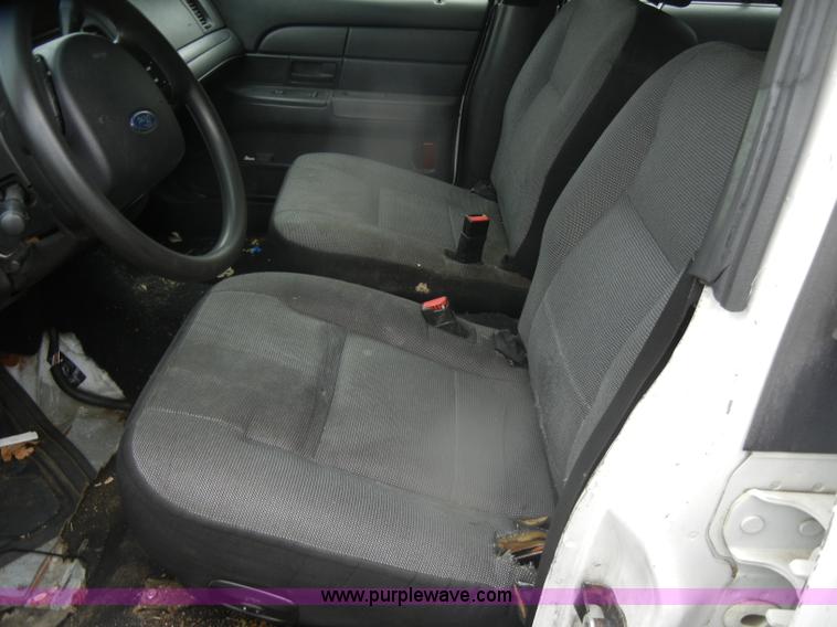 image for item D4962 2006 Ford Crown Victoria Police Interceptor
