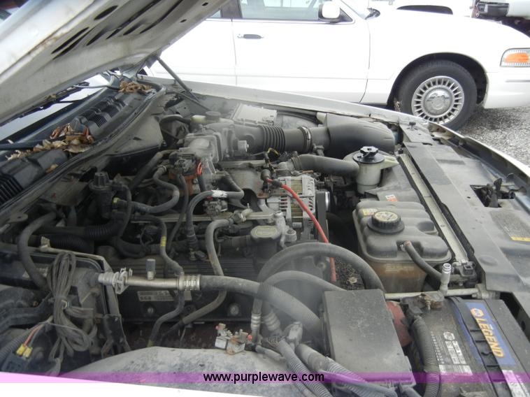 image for item D4962 2006 Ford Crown Victoria Police Interceptor