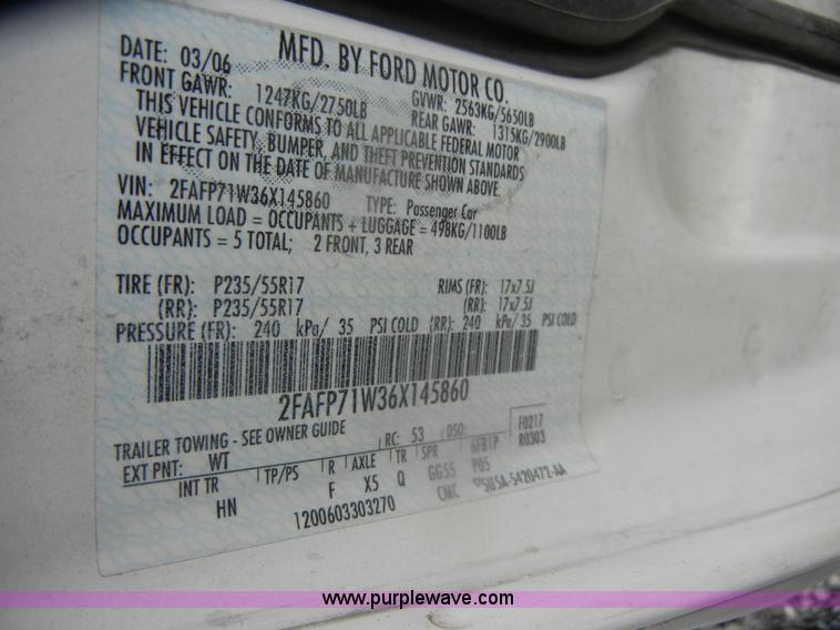 image for item D4962 2006 Ford Crown Victoria Police Interceptor