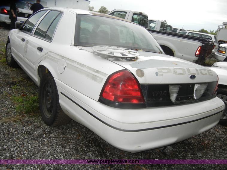 image for item D4966 2006 Ford Crown Victoria Police Interceptor
