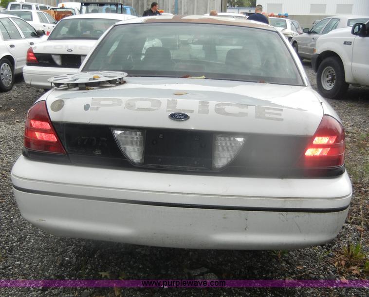image for item D4966 2006 Ford Crown Victoria Police Interceptor