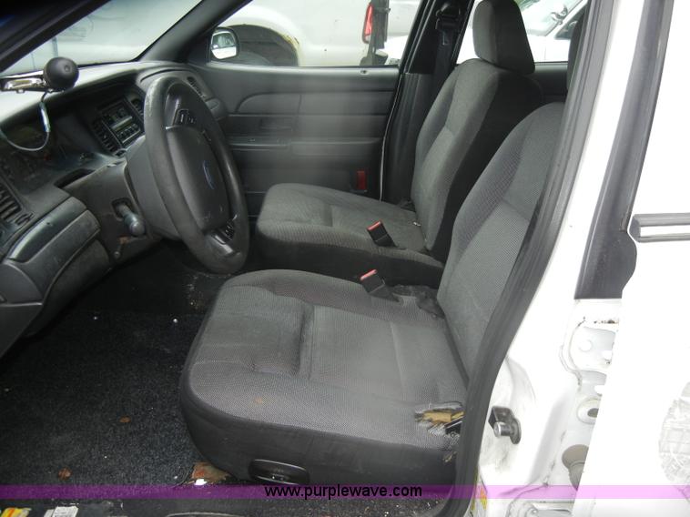 image for item D4966 2006 Ford Crown Victoria Police Interceptor