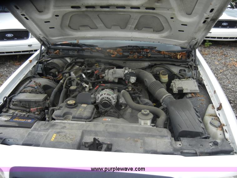 image for item D4966 2006 Ford Crown Victoria Police Interceptor
