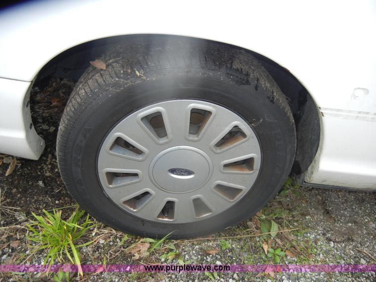 image for item D4966 2006 Ford Crown Victoria Police Interceptor