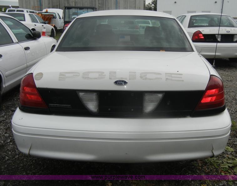 image for item D4970 2005 Ford Crown Victoria Police Interceptor