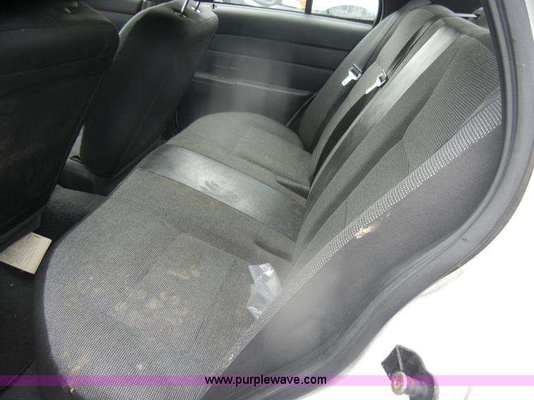 image for item D4970 2005 Ford Crown Victoria Police Interceptor
