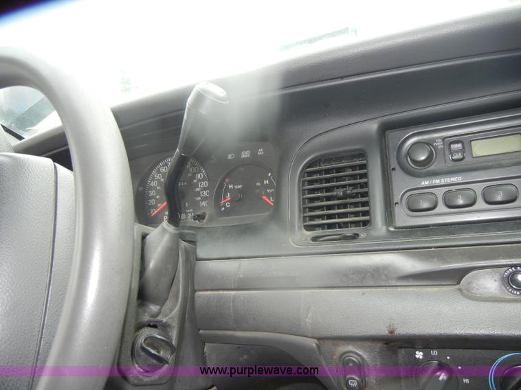 image for item D4970 2005 Ford Crown Victoria Police Interceptor