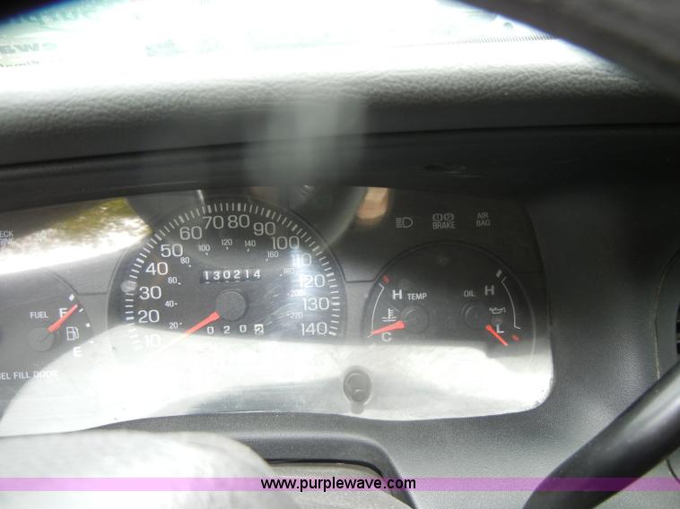 image for item D4970 2005 Ford Crown Victoria Police Interceptor