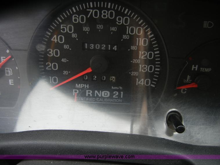 image for item D4970 2005 Ford Crown Victoria Police Interceptor