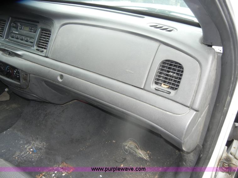 image for item D4970 2005 Ford Crown Victoria Police Interceptor