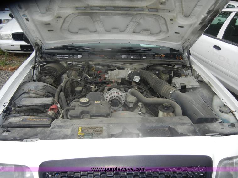 image for item D4970 2005 Ford Crown Victoria Police Interceptor