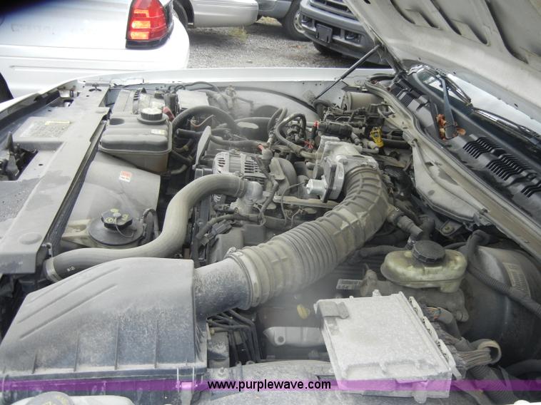 image for item D4970 2005 Ford Crown Victoria Police Interceptor