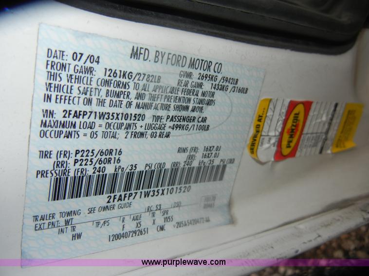 image for item D4970 2005 Ford Crown Victoria Police Interceptor