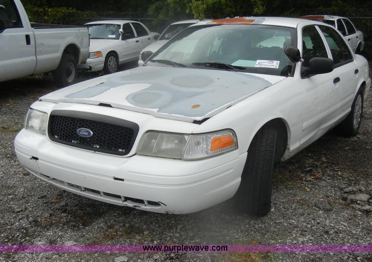 image for item D4971 2006 Ford Crown Victoria Police Interceptor