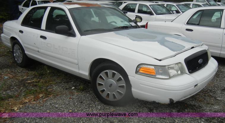 image for item D4971 2006 Ford Crown Victoria Police Interceptor