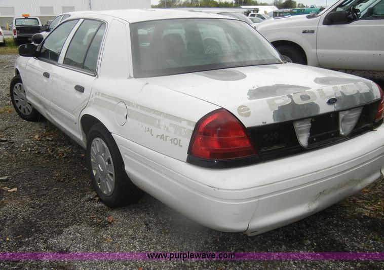 image for item D4971 2006 Ford Crown Victoria Police Interceptor