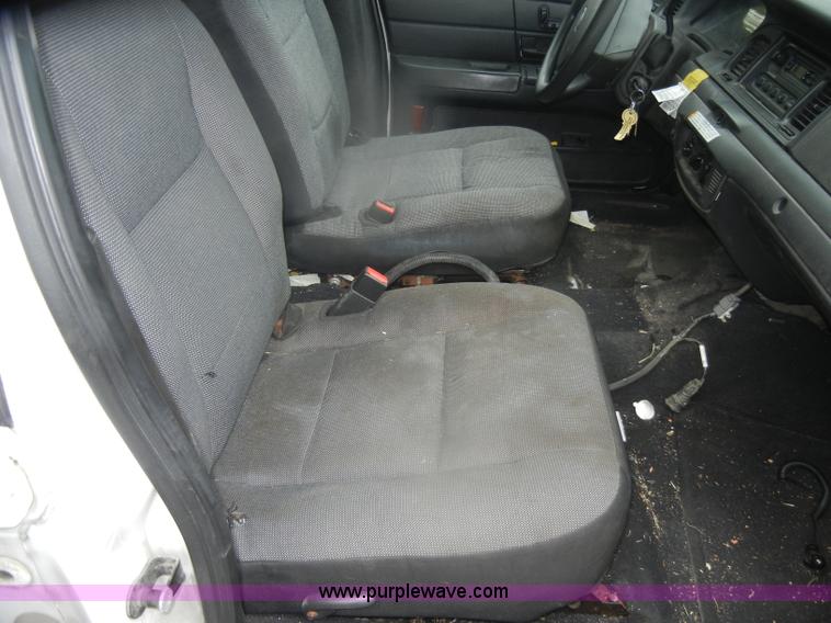 image for item D4971 2006 Ford Crown Victoria Police Interceptor
