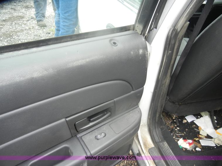 image for item D4971 2006 Ford Crown Victoria Police Interceptor