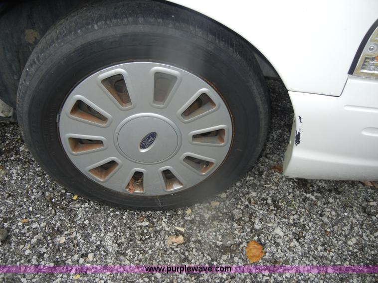 image for item D4971 2006 Ford Crown Victoria Police Interceptor