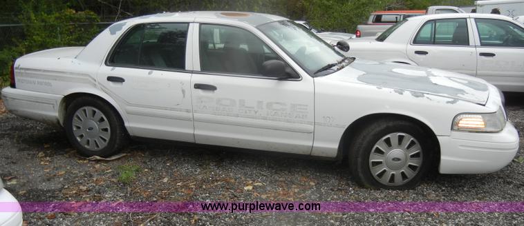 image for item D4973 2006 Ford Crown Victoria Police Interceptor